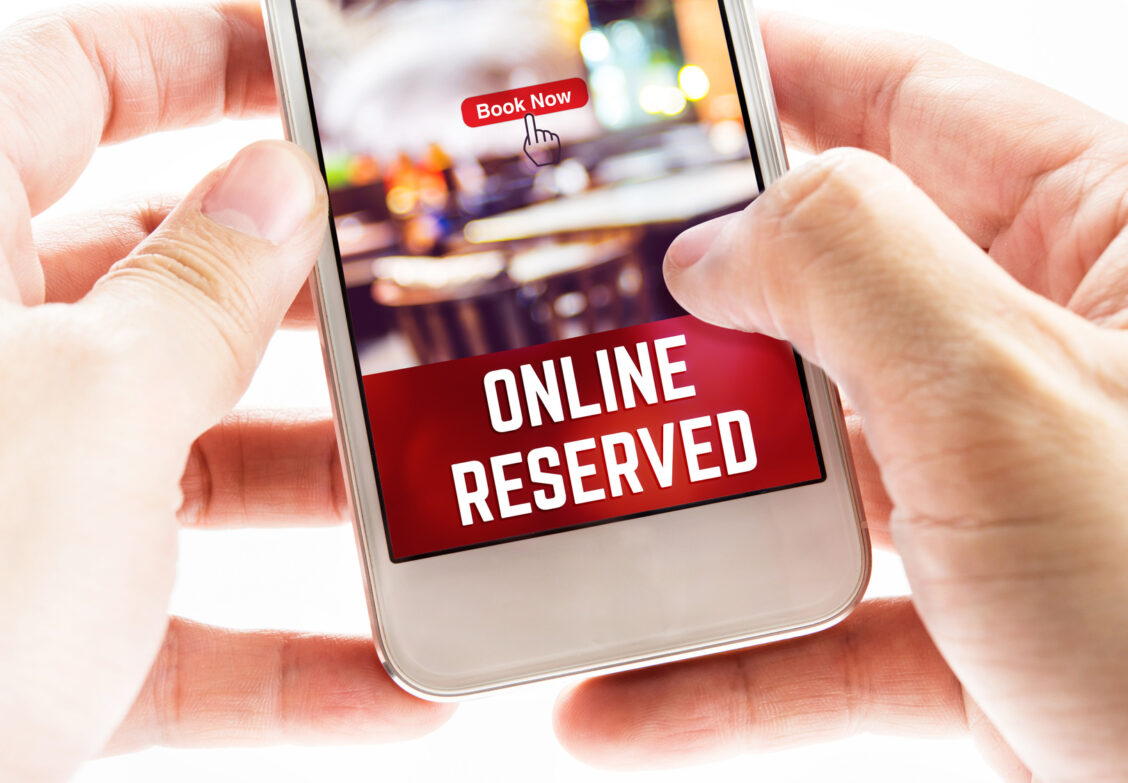 Navigazione mobile, prenotazione su articolo di Estrogeni&Partners