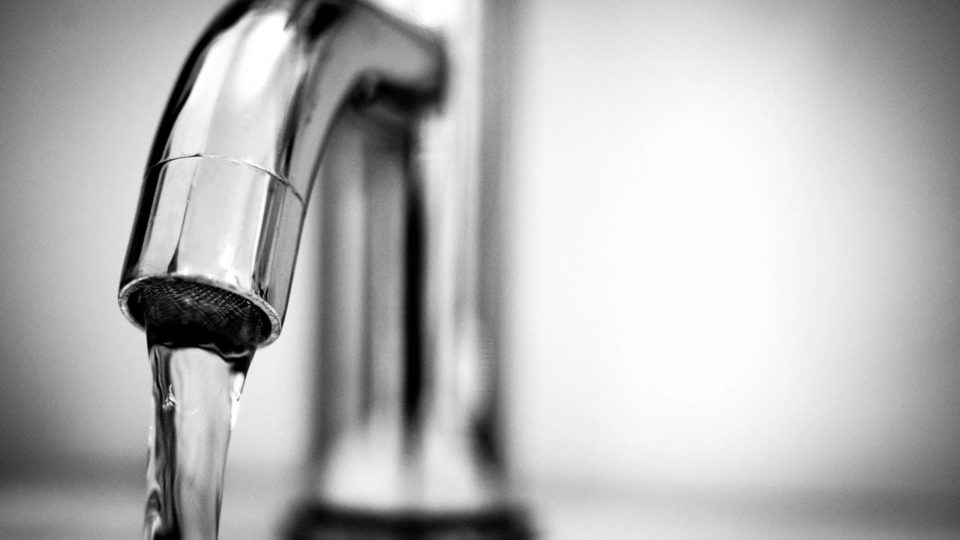785 milioni di persone non dispongono di una fonte di acqua potabile, estrogeni