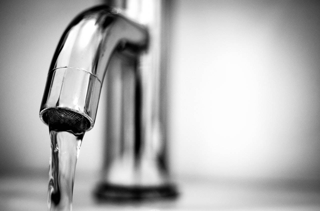 785 milioni di persone non dispongono di una fonte di acqua potabile, estrogeni
