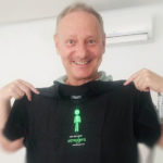 Moreno Prosperi, innovazione digital transformation, indossa la t-shirt di Estrogeni&Partners